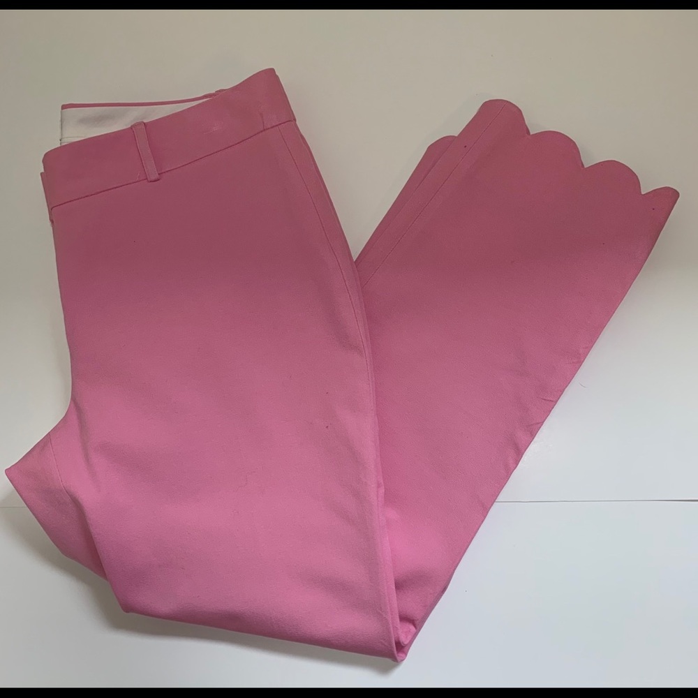 Scalloped hem Crown & Ivy cropped pants.